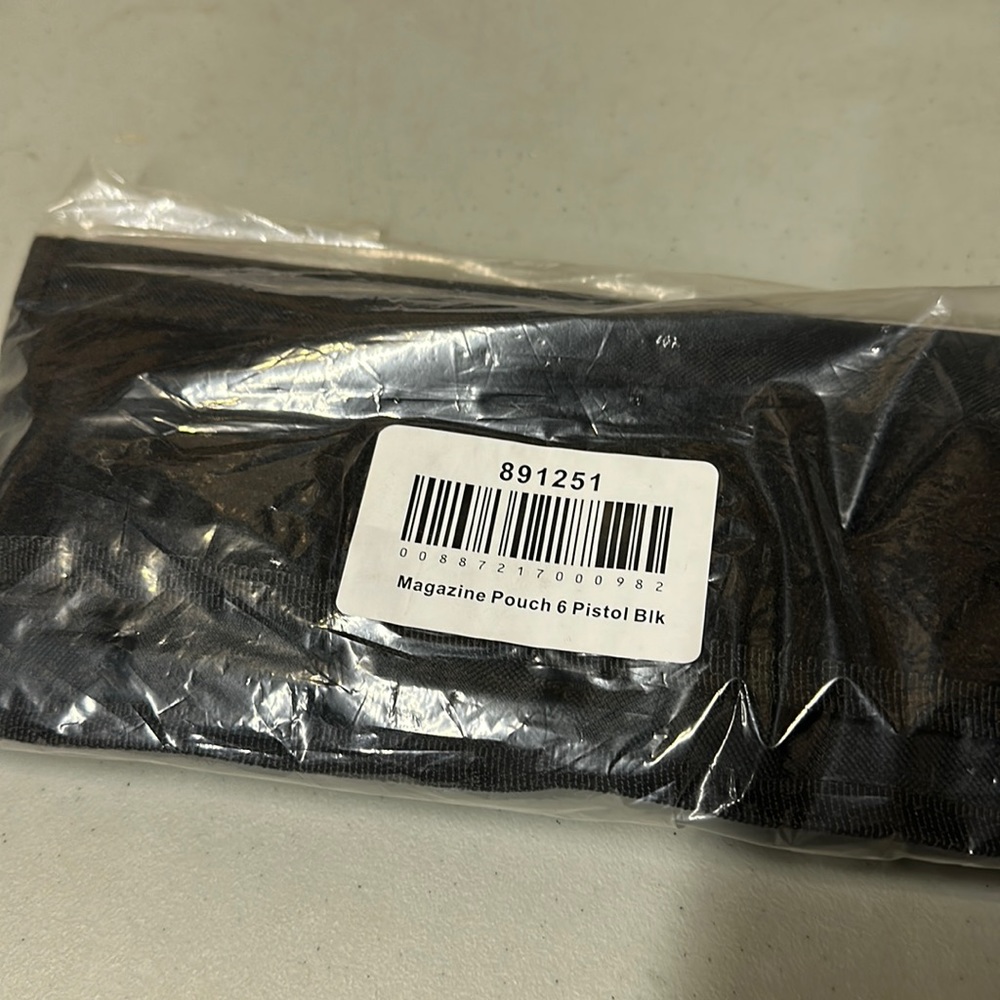 Magazine pouch 6 pistol.